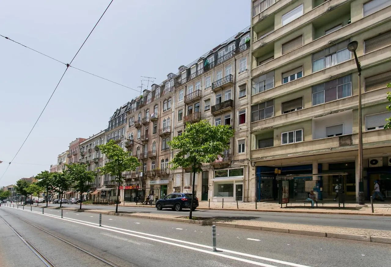 Lisbon Luxury Retreat! 2 Suites, Balcony & Views!!