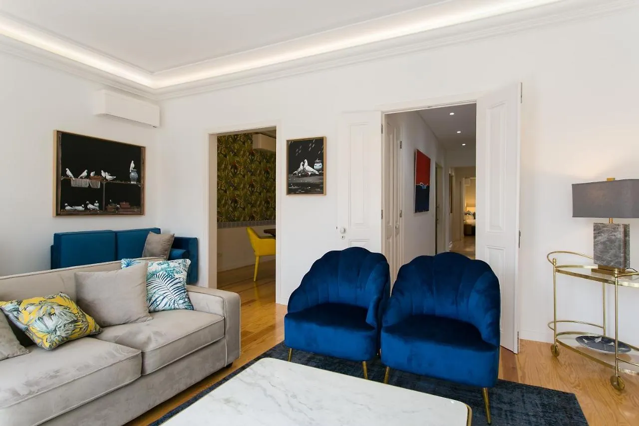 Lisbon Luxury Retreat! 2 Suites, Balcony & Views!! 公寓